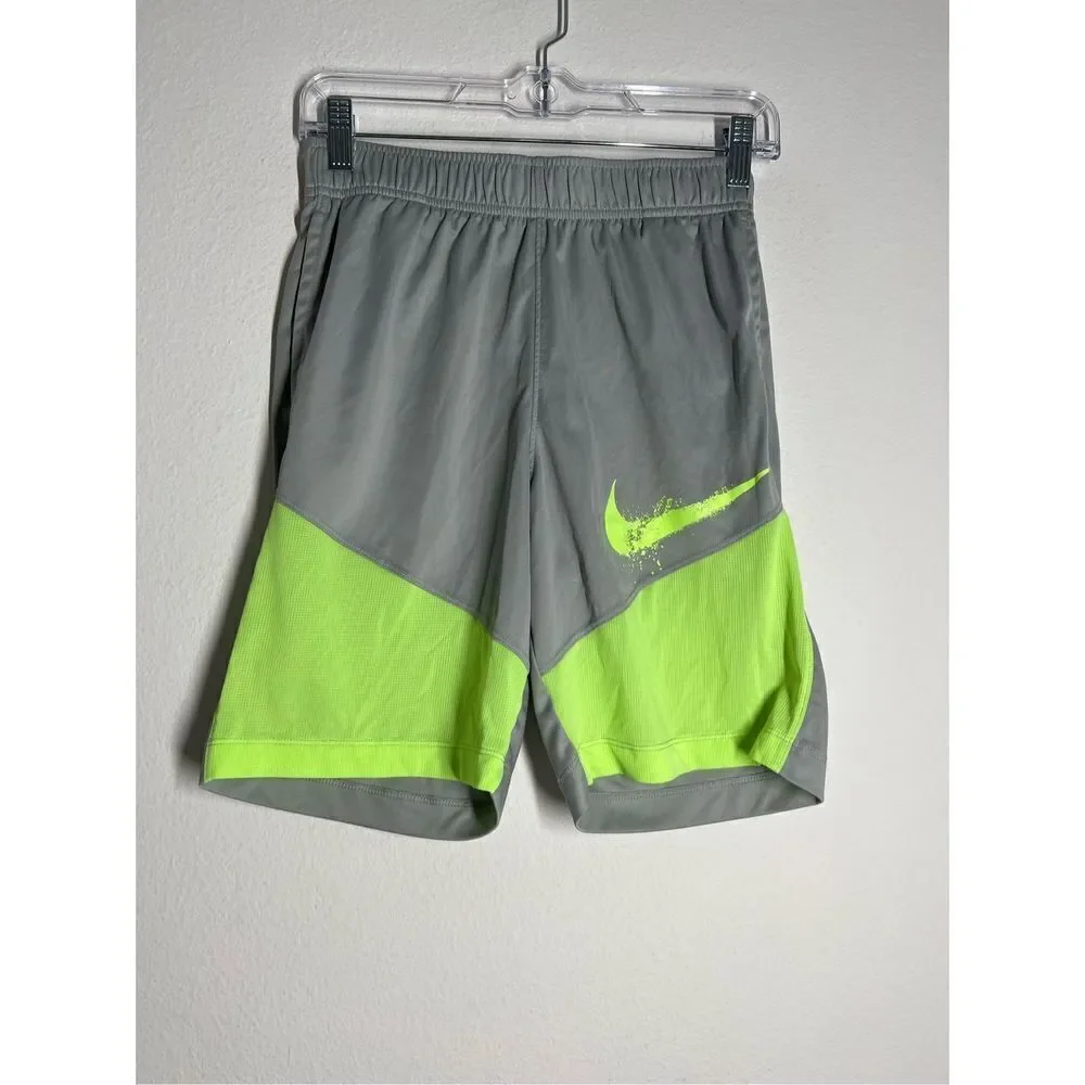 Nike boy graphic